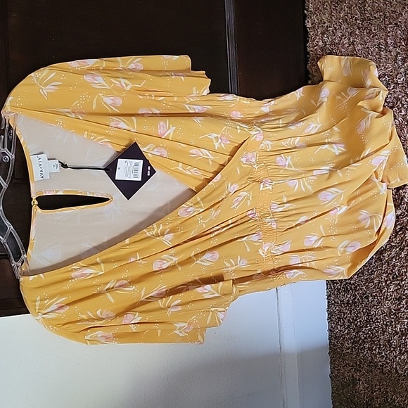 Ava & Viv Squash Floral Print Romper Plus Size 1X V-Neck Closure - Picture 14 of 15